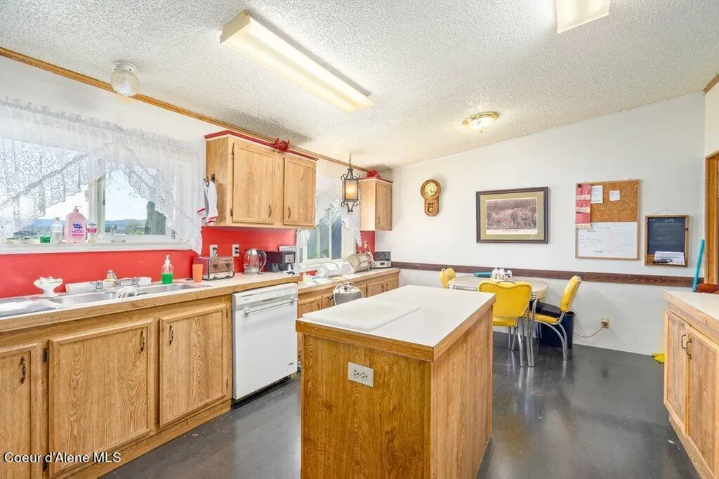 3520 West Cranston Avenue Hayden ID 83835