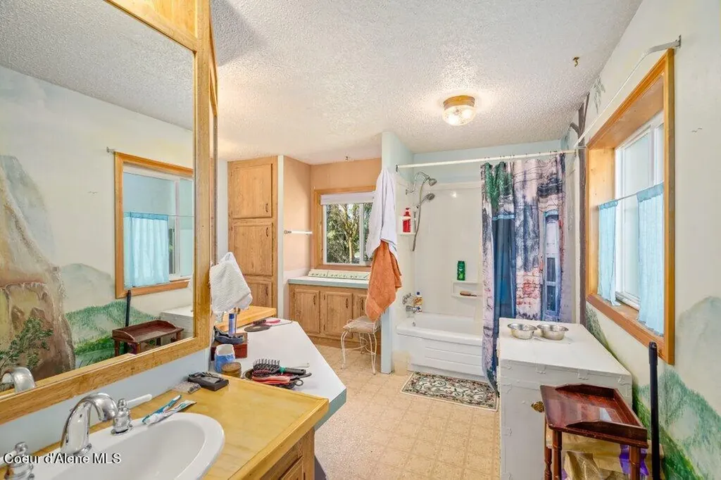 3520 West Cranston Avenue Hayden ID 83835