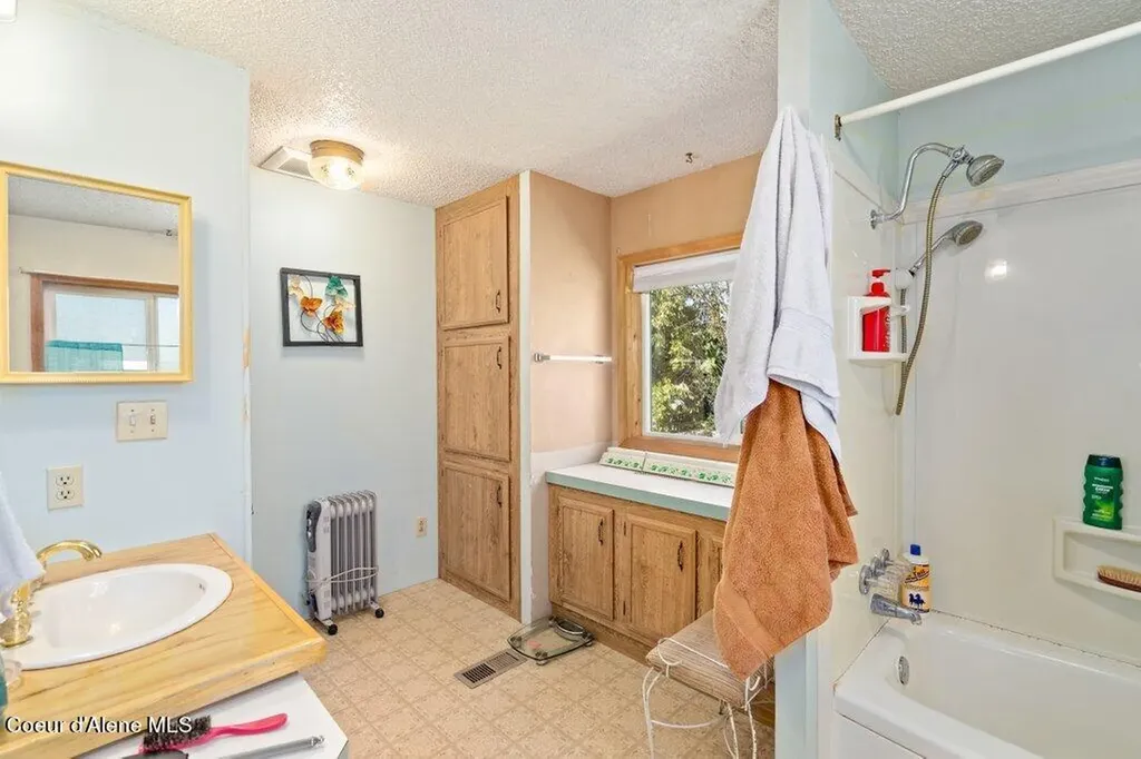 3520 West Cranston Avenue Hayden ID 83835