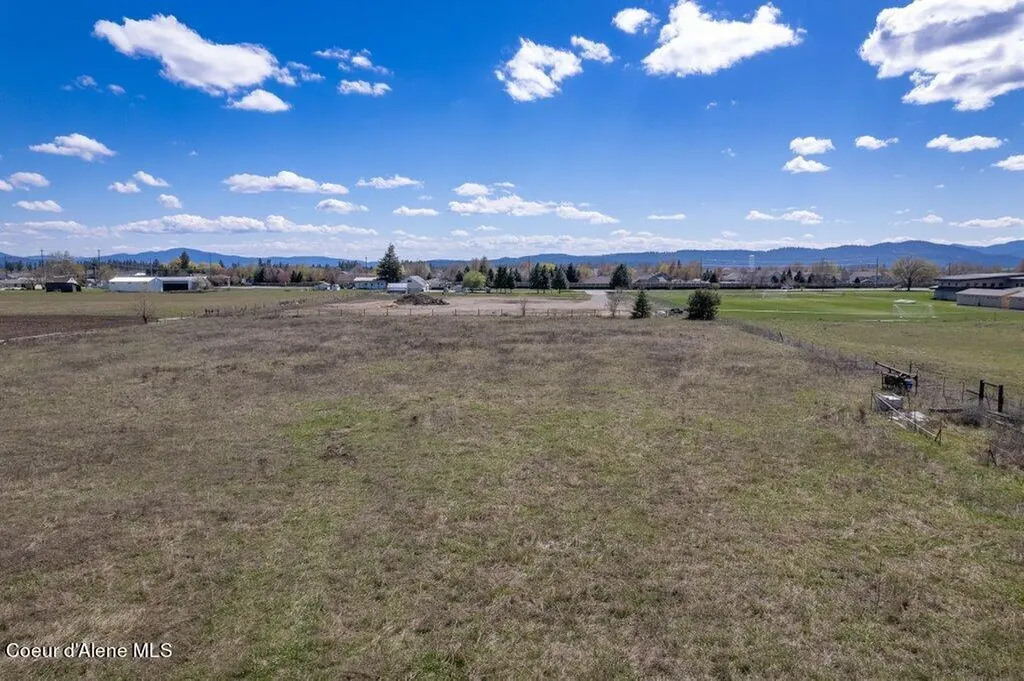 3520 West Cranston Avenue Hayden ID 83835