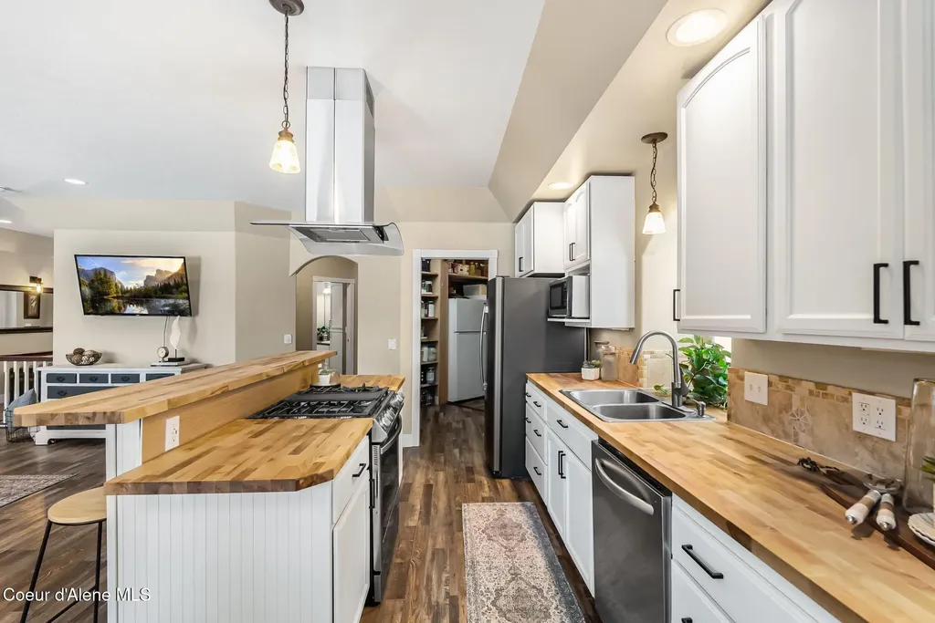 162 S Cedar View Estates Road Blanchard ID 83804