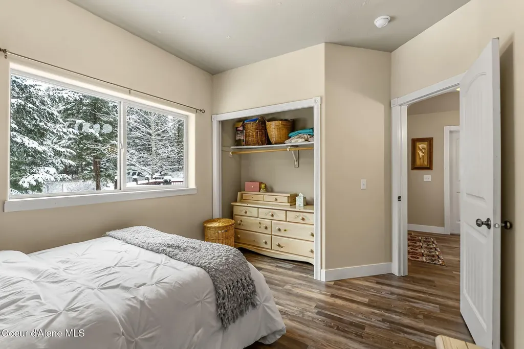 162 S Cedar View Estates Road Blanchard ID 83804