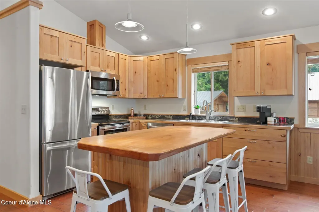 70 S Granite Bay Road Nordman ID 83848