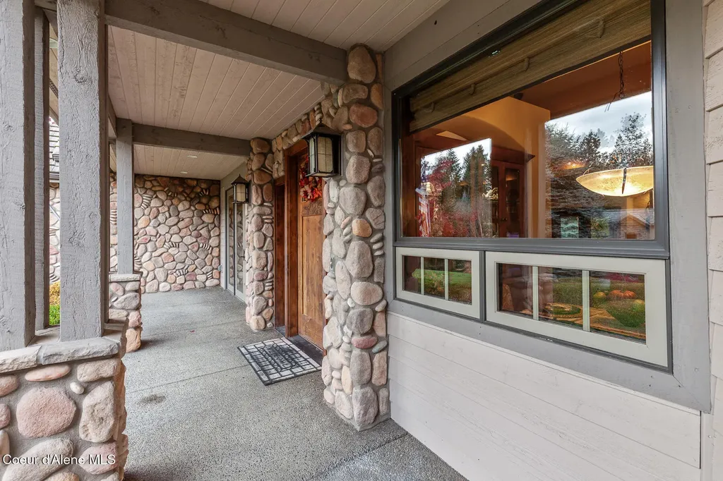 2240 E Woodstone Drive Hayden ID 83835