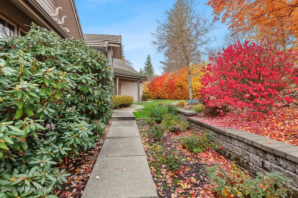 2240 E Woodstone Drive Hayden ID 83835