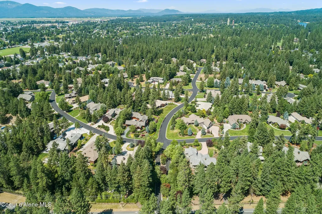 2240 E Woodstone Drive Hayden ID 83835