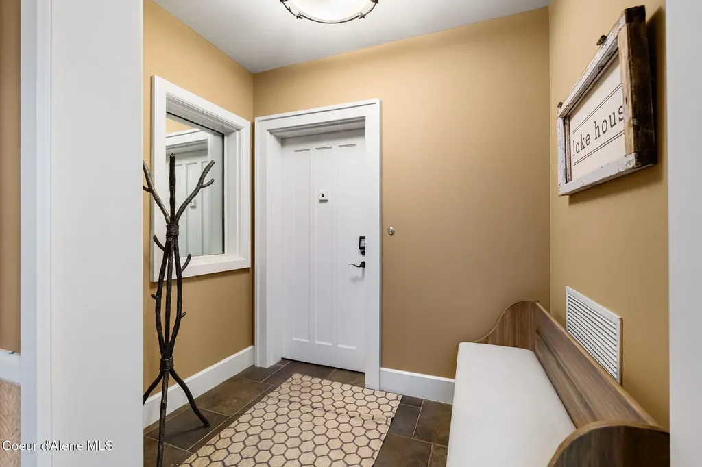 412 Sandpoint Avenue Sandpoint ID 83864