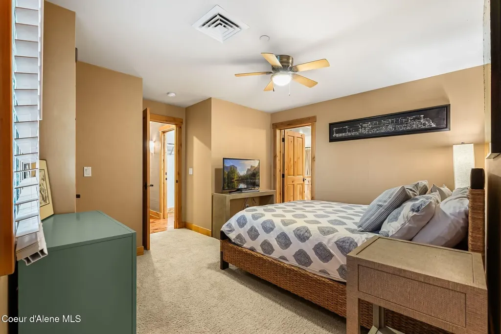412 Sandpoint Avenue Sandpoint ID 83864