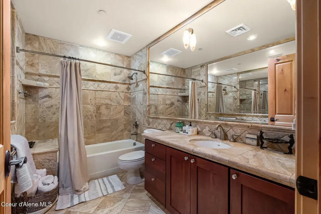 412 Sandpoint Avenue Sandpoint ID 83864