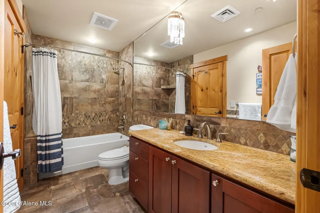 412 Sandpoint Avenue Sandpoint ID 83864