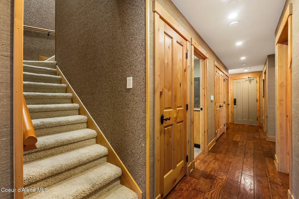 412 Sandpoint Avenue Sandpoint ID 83864