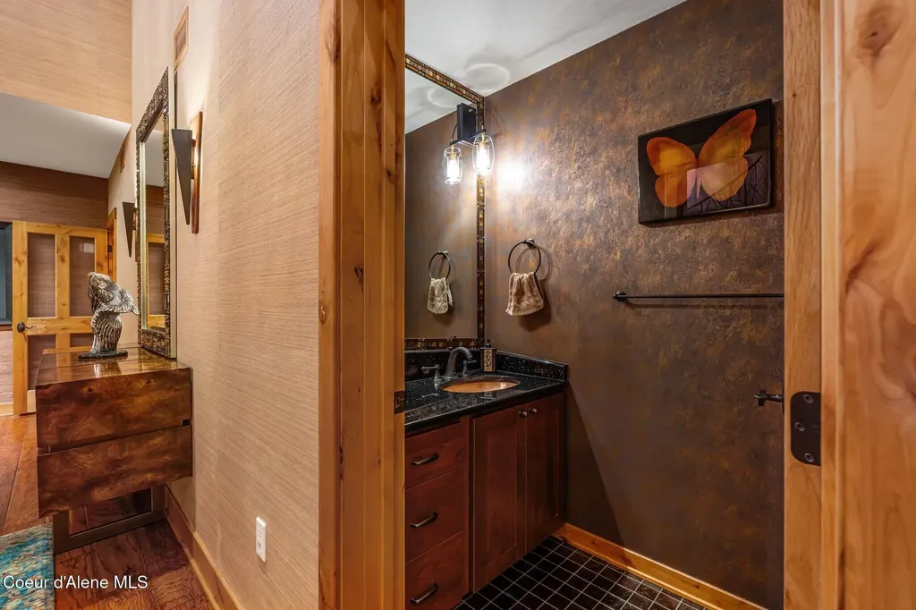 412 Sandpoint Avenue Sandpoint ID 83864