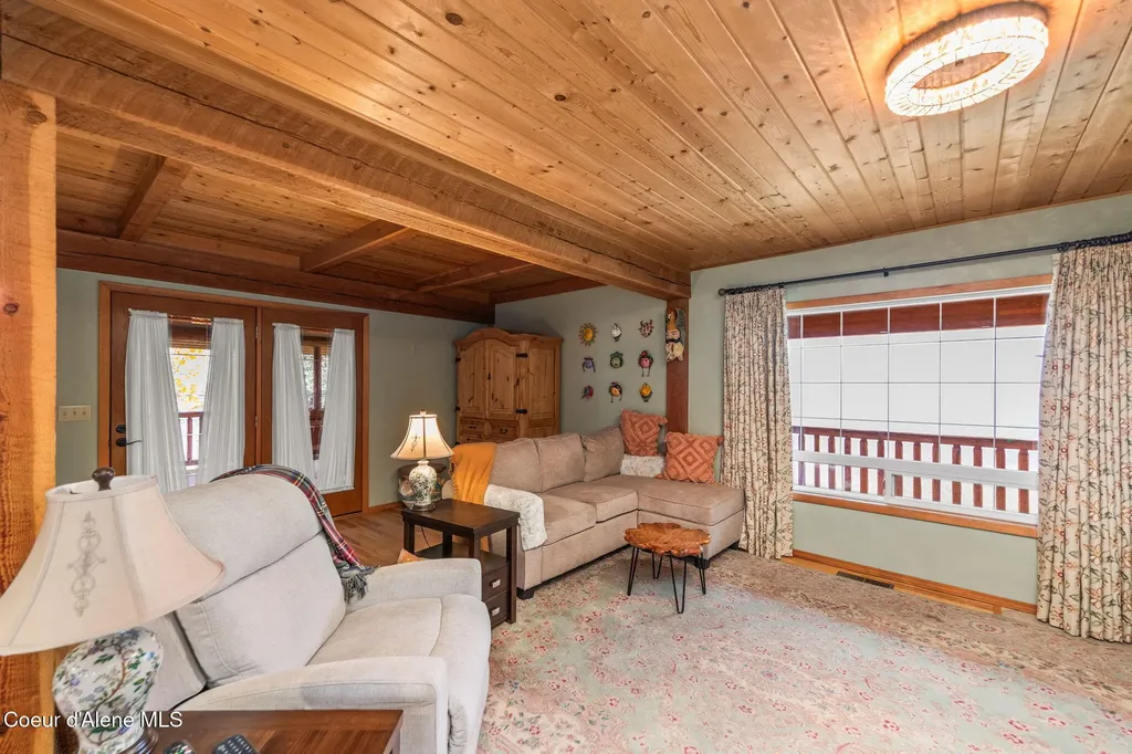 6584 E Burma Road Harrison ID 83833