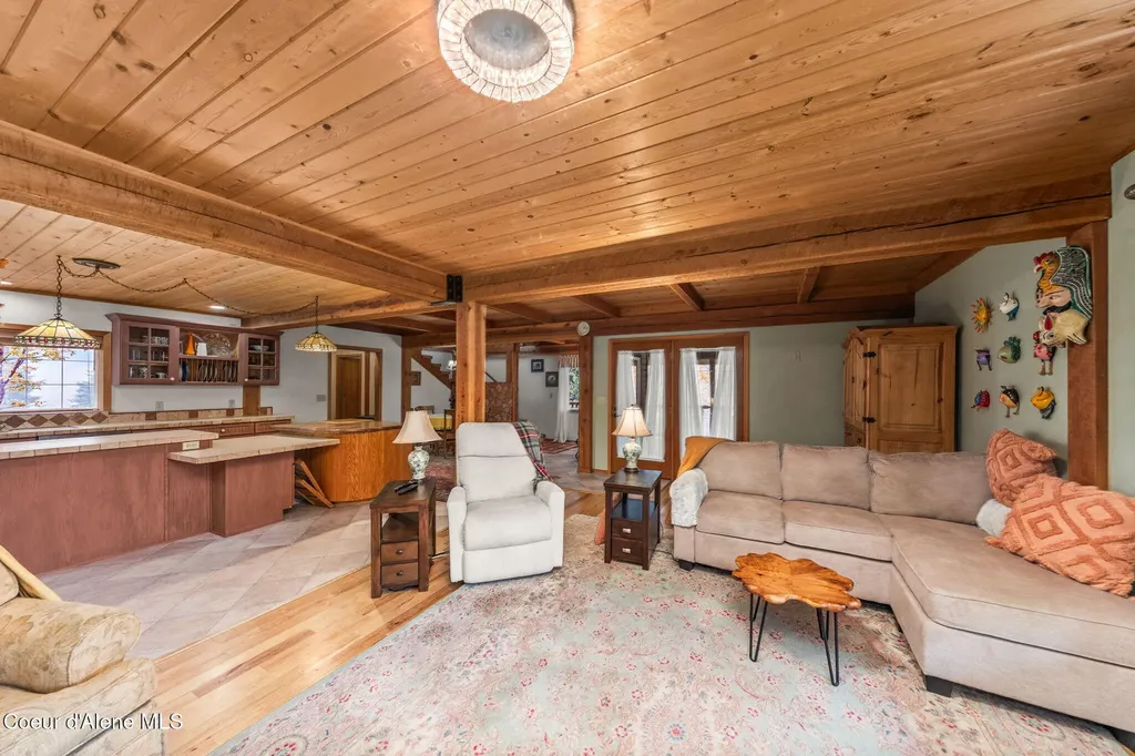 6584 E Burma Road Harrison ID 83833