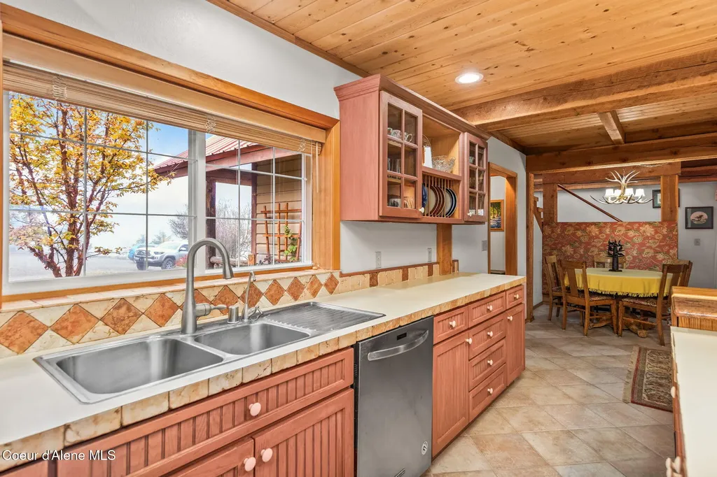 6584 E Burma Road Harrison ID 83833