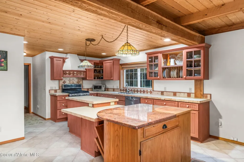6584 E Burma Road Harrison ID 83833