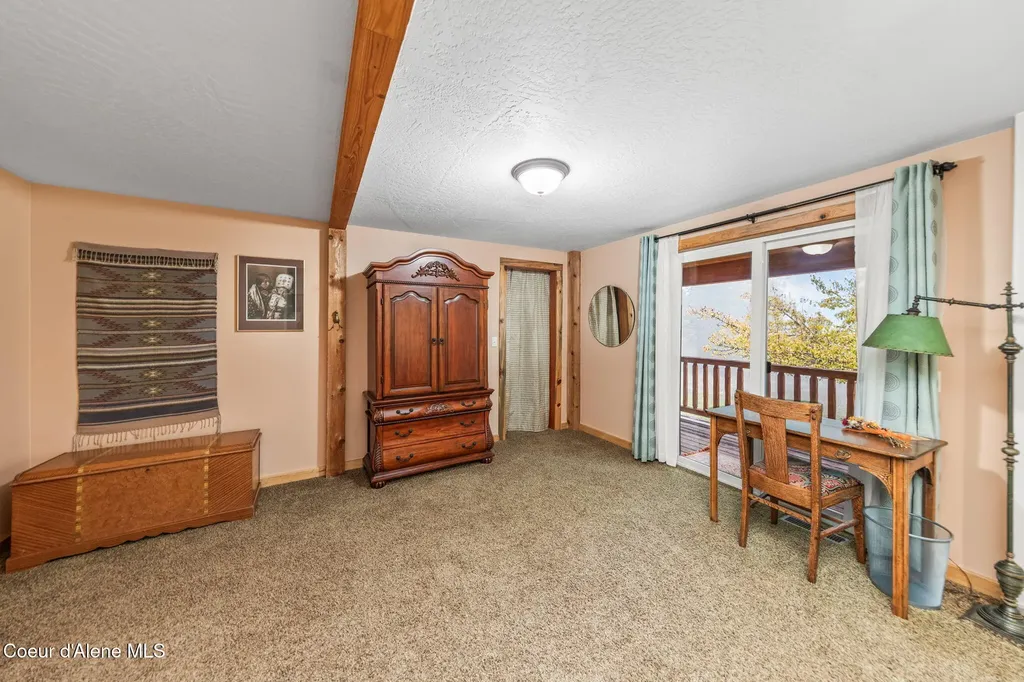 6584 E Burma Road Harrison ID 83833