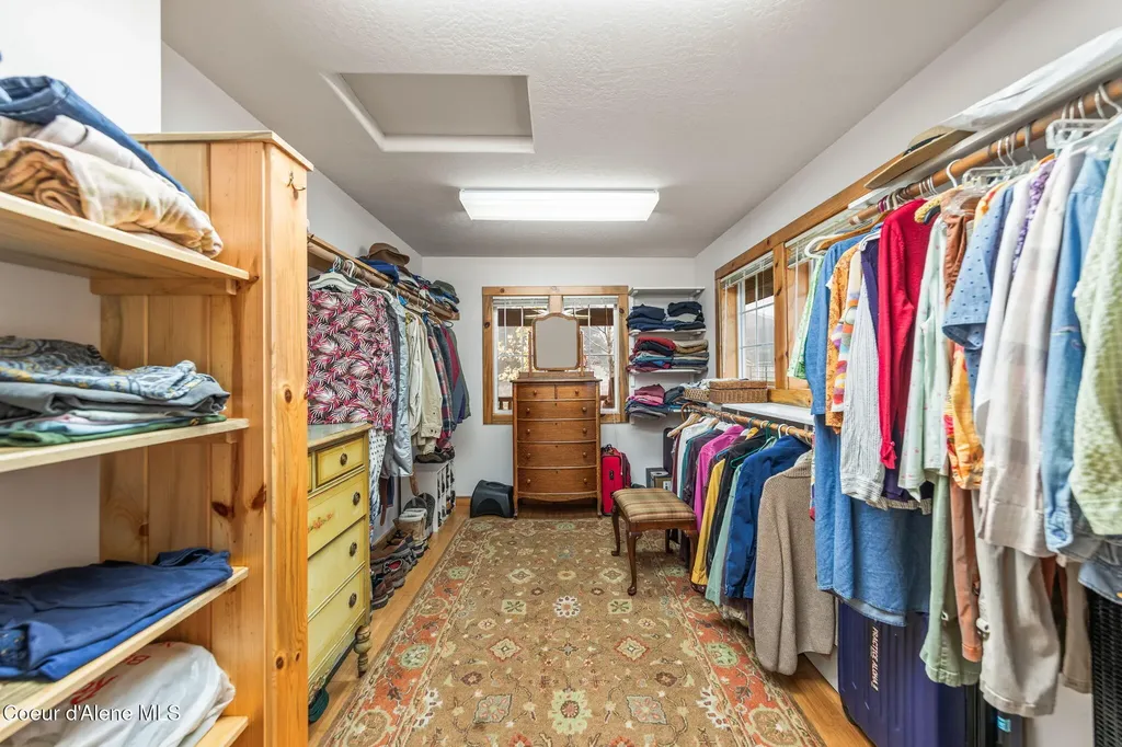 6584 E Burma Road Harrison ID 83833