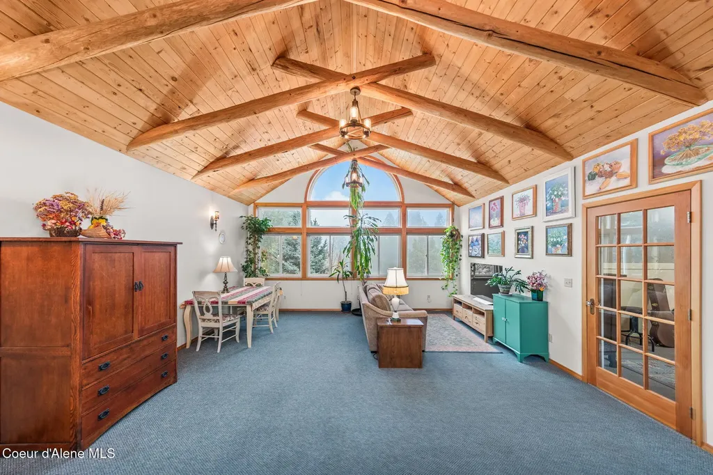 6584 E Burma Road Harrison ID 83833