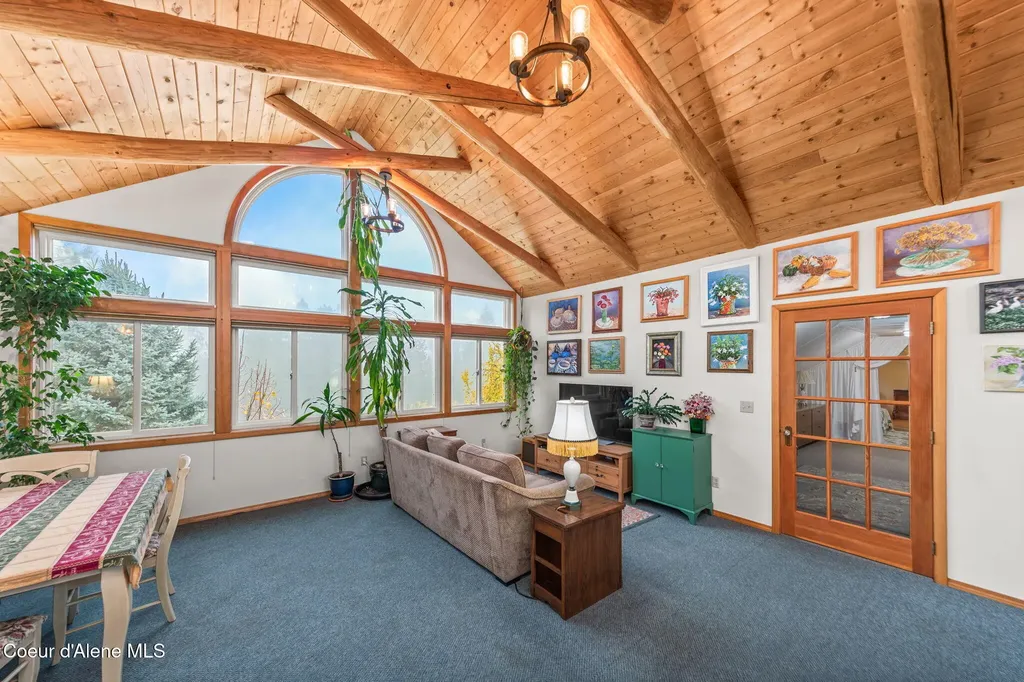 6584 E Burma Road Harrison ID 83833