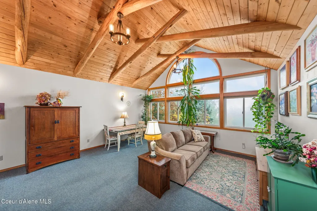 6584 E Burma Road Harrison ID 83833