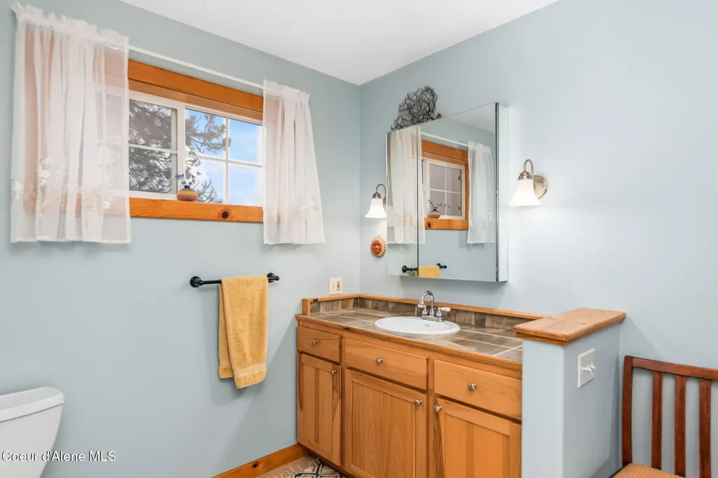6584 E Burma Road Harrison ID 83833