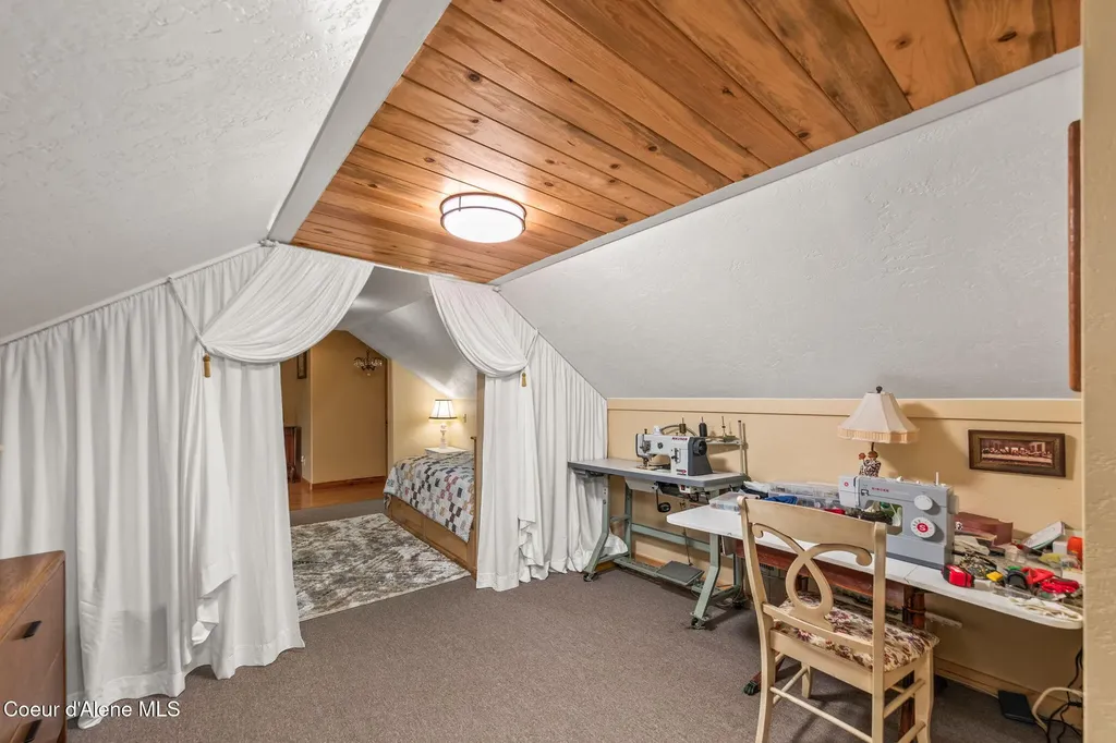 6584 E Burma Road Harrison ID 83833