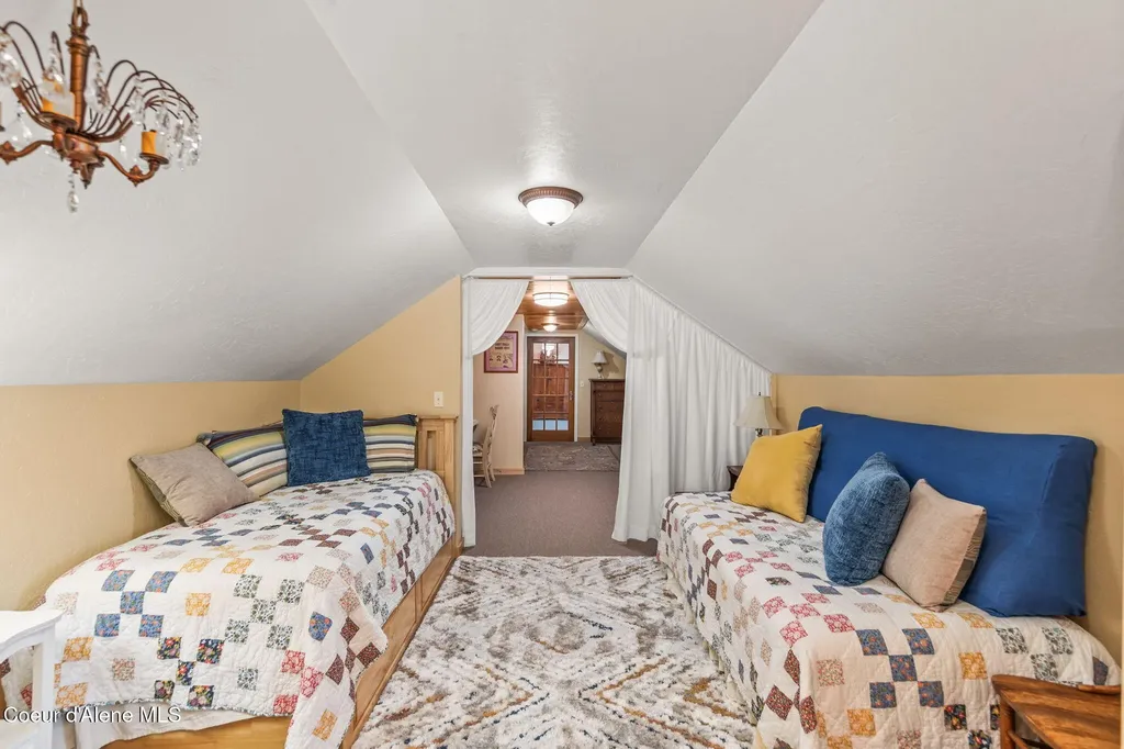6584 E Burma Road Harrison ID 83833