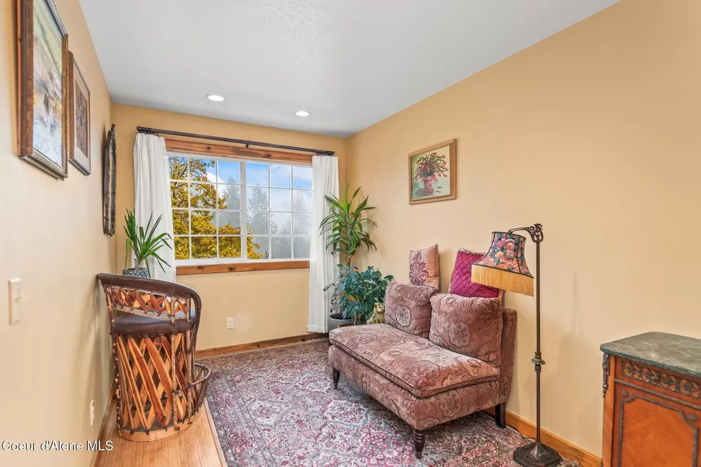 6584 E Burma Road Harrison ID 83833