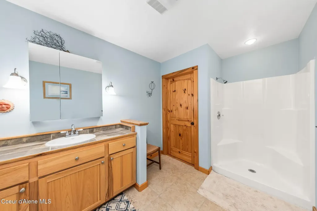 6584 E Burma Road Harrison ID 83833