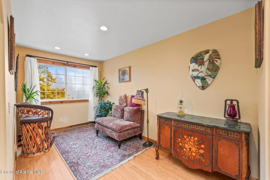 6584 E Burma Road Harrison ID 83833