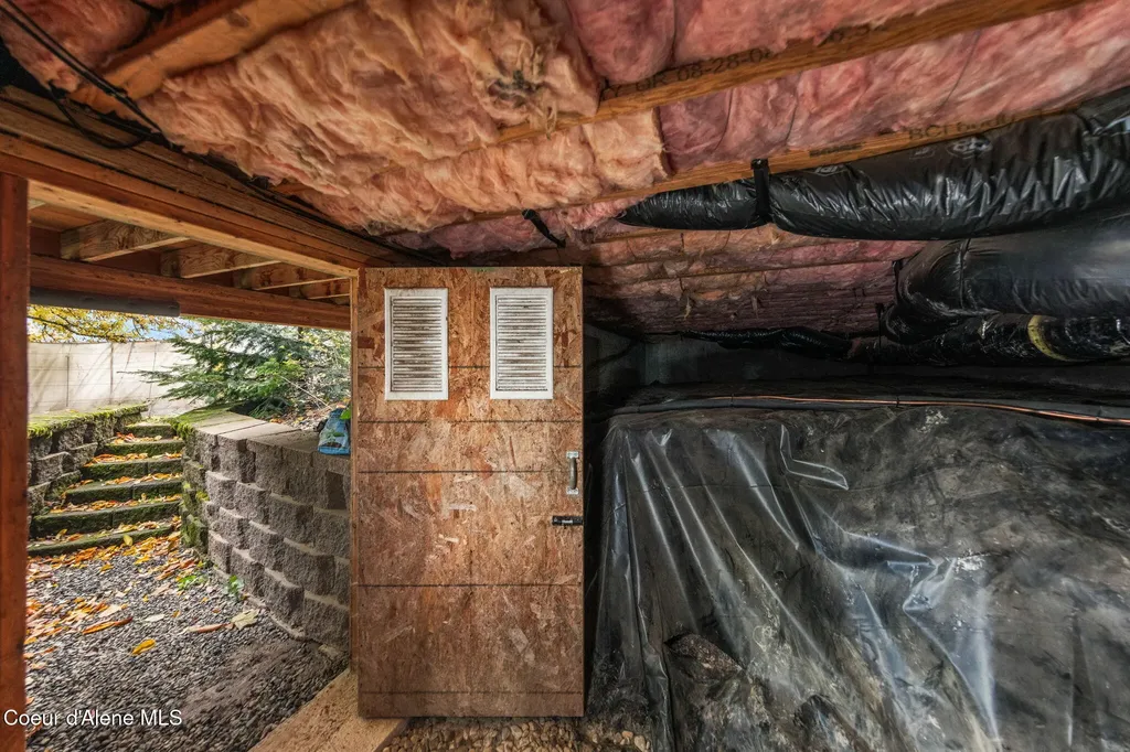 6584 E Burma Road Harrison ID 83833