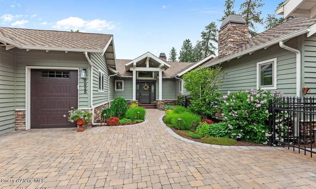 9925 N Country Club Drive Hayden Lake ID 83835