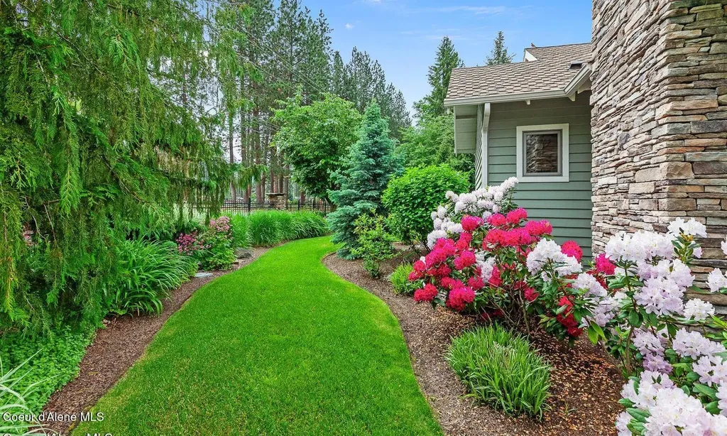 9925 N Country Club Drive Hayden Lake ID 83835