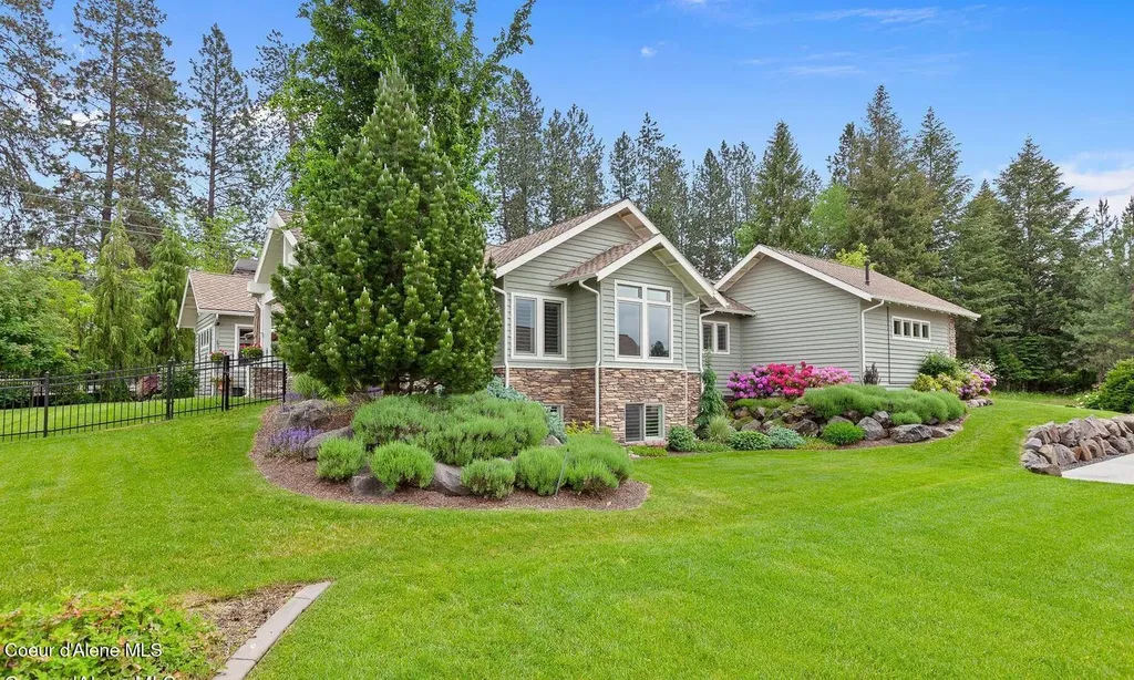 9925 N Country Club Drive Hayden Lake ID 83835