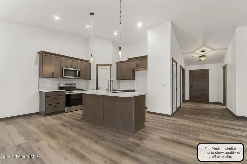 9042 W Swather Avenue Rathdrum ID 83858