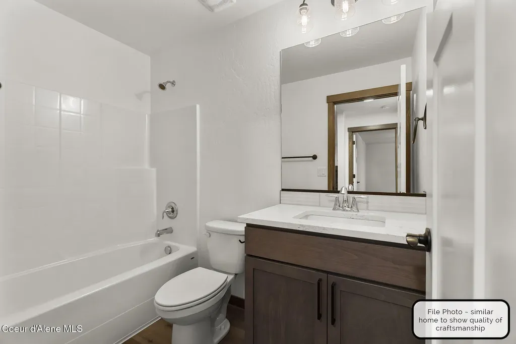 9042 W Swather Avenue Rathdrum ID 83858