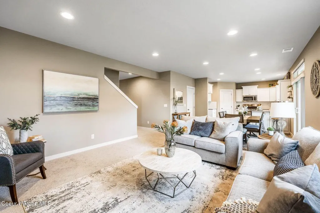 13573 N Loveland Way Hayden ID 83835