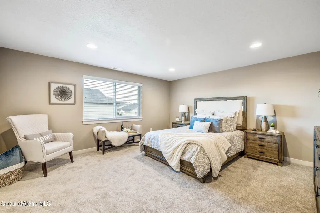13573 N Loveland Way Hayden ID 83835