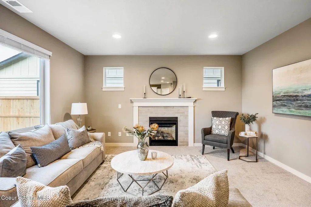 13573 N Loveland Way Hayden ID 83835