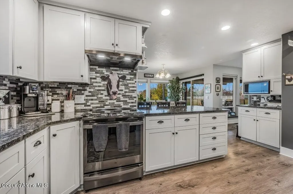 7082 E Poleline Avenue Post Falls ID 83854