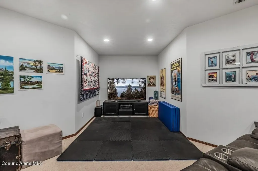 7082 E Poleline Avenue Post Falls ID 83854