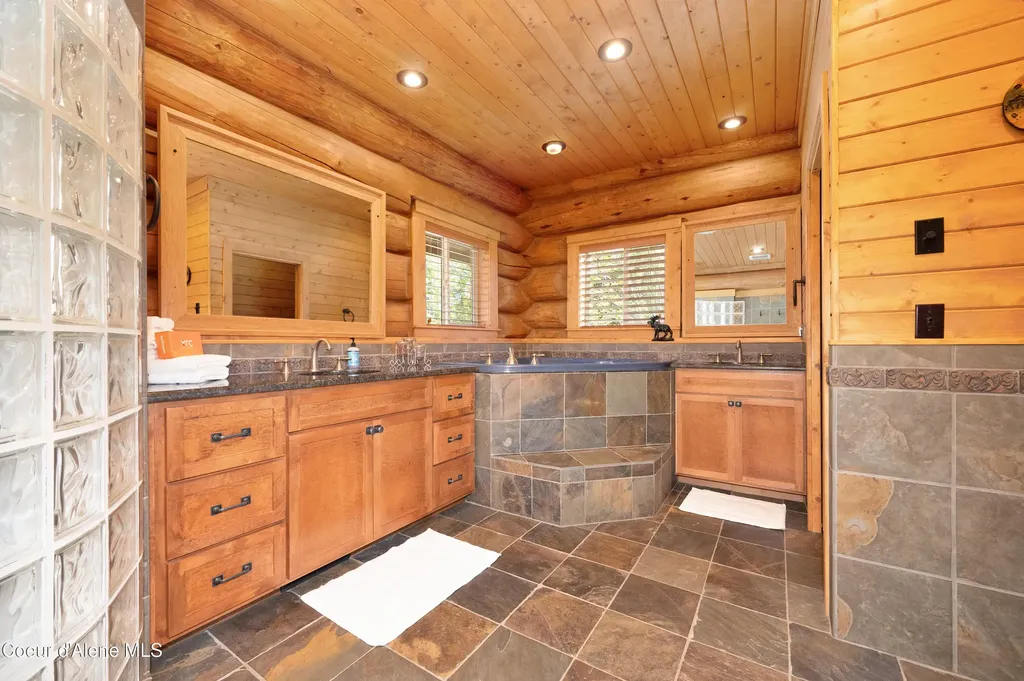 122 Makridge Lane Kingston ID 83839