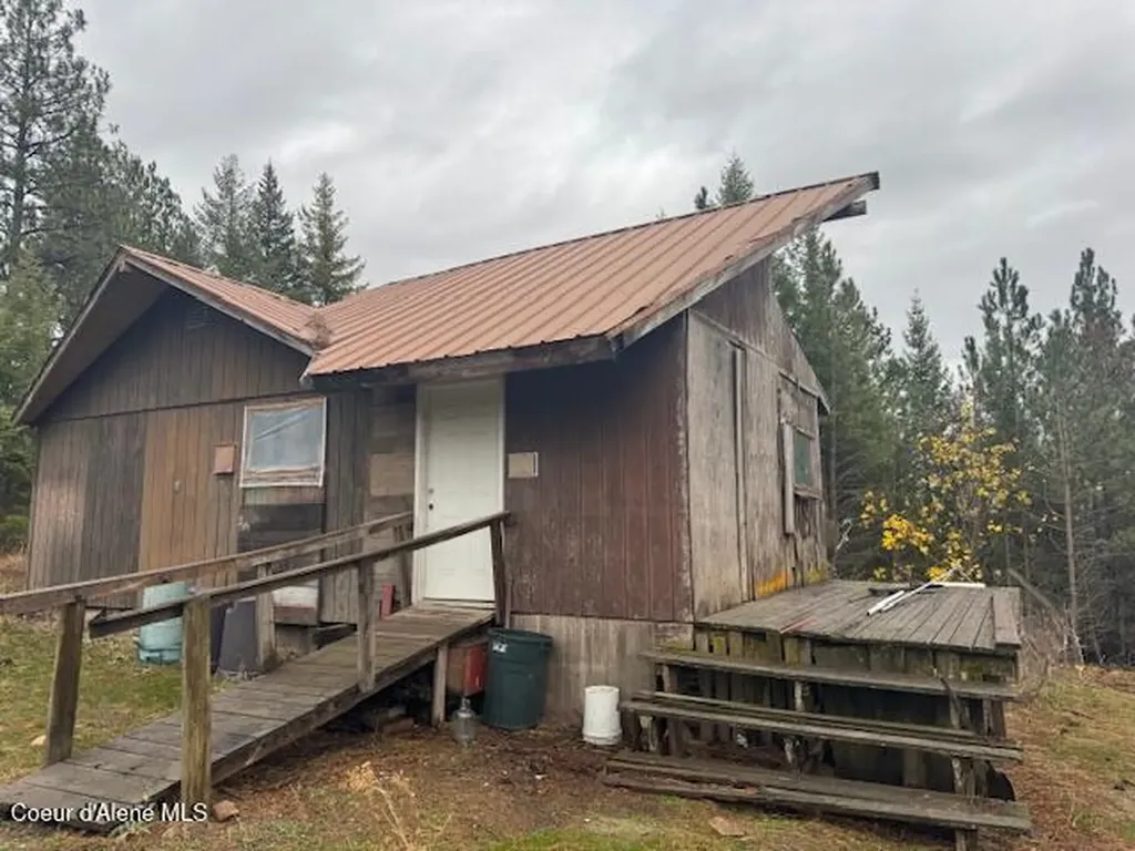 199 Bremerman Lane Plummer ID 83851