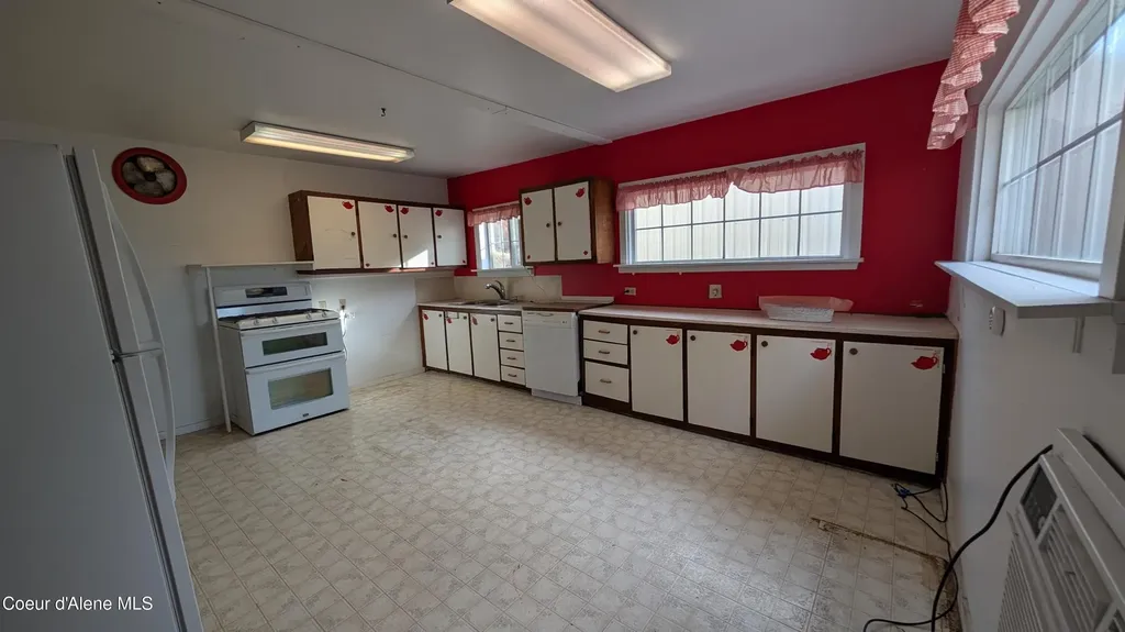7168 4th Street Bonners Ferry ID 83805