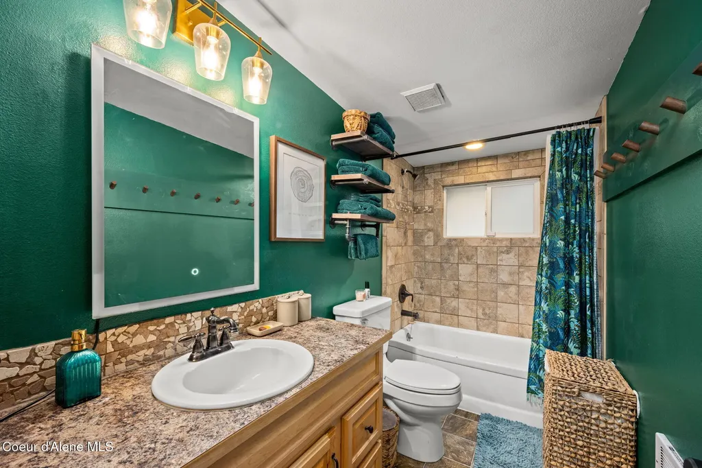 7324 E Revilo Point Road Hayden ID 83835