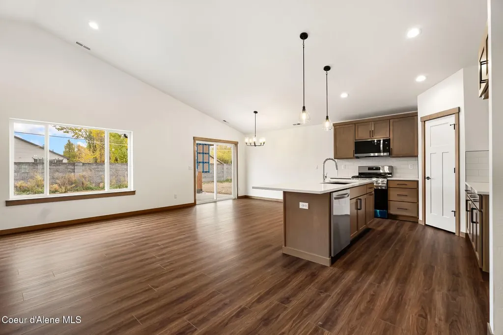 2310 Maverick Court Sandpoint ID 83864