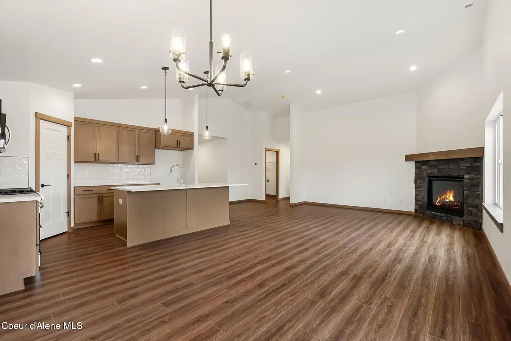 2310 Maverick Court Sandpoint ID 83864