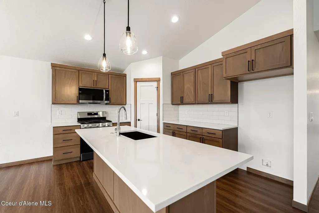 2310 Maverick Court Sandpoint ID 83864