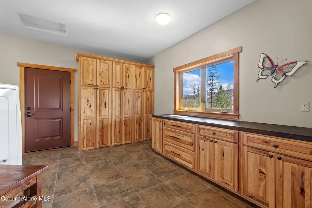 422 Lightning Peak Road Sandpoint ID 83864